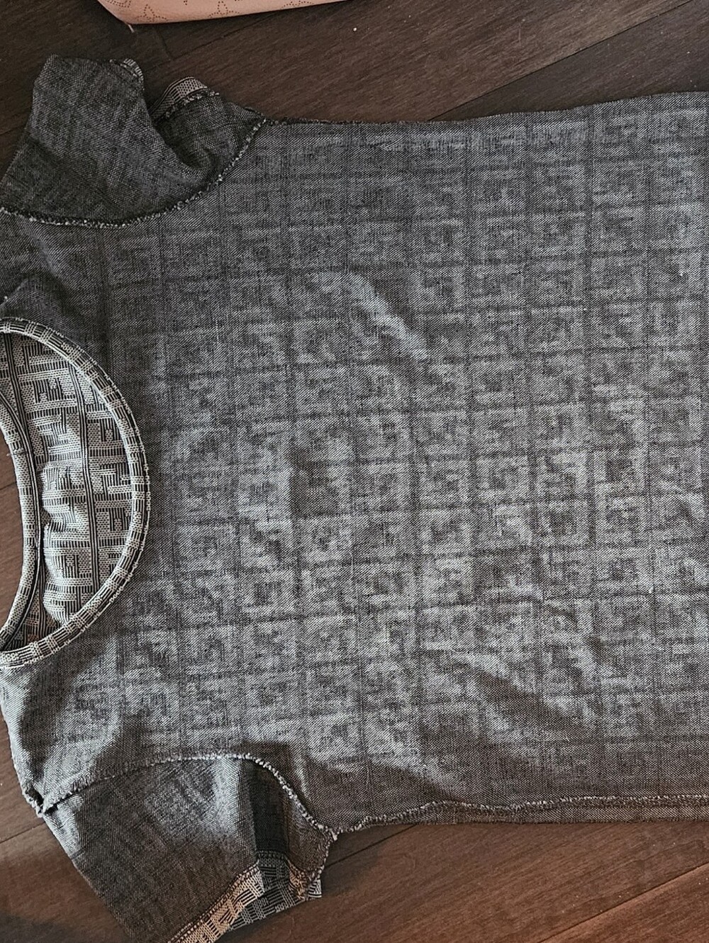 Vintage 1990s Fendi Crop T-shirt featuring grey and silver Zucca monogram - Picture 3 of 4